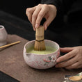 Charger l'image dans la visionneuse de la galerie, Kit Matcha Fleur Artisanale – Bol Matcha Céramique et Fouet Matcha pour THÉ MATCHA