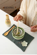 Charger l'image dans la visionneuse de la galerie, Kit Matcha Floral Vert – Bol Matcha Céramique et Fouet Matcha pour THÉ MATCHA