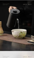 Charger l'image dans la visionneuse de la galerie, Kit Matcha Floral Japonais – Bol Matcha Fleuri et Fouet Matcha pour THÉ MATCHA - Oshi Matcha