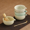 Charger l'image dans la visionneuse de la galerie, Kit Matcha Noir Élégant – Bol Matcha Céramique et Fouet Matcha pour THÉ MATCHA - Oshi Matcha