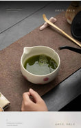 Charger l'image dans la visionneuse de la galerie, Kit Matcha Sakura – Bol Matcha Fleuri et Fouet Matcha pour THÉ MATCHA - Oshi Matcha