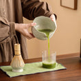 Charger l'image dans la visionneuse de la galerie, Kit Matcha – The Matcha – Sakura Rose avec Bol Verseur et Fouet Bambou - Oshi Matcha