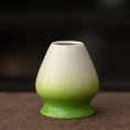 Charger l'image dans la visionneuse de la galerie, The Matcha – Support Fouet Matcha en Céramique (Porte Chasen) - Oshi Matcha