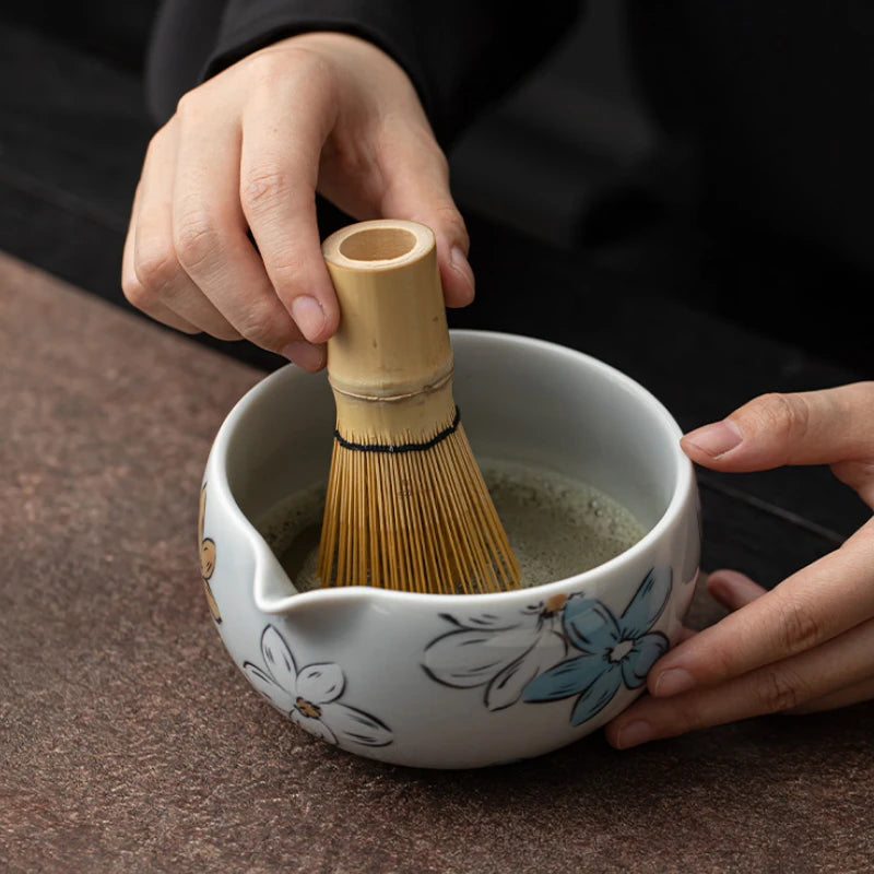 Coffret Matcha Floral Bleu – Rituel Japonais avec Fouet Bambou