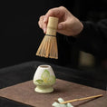 Charger l'image dans la visionneuse de la galerie, Kit Matcha Floral Japonais – Bol Matcha Fleuri et Fouet Matcha pour THÉ MATCHA
