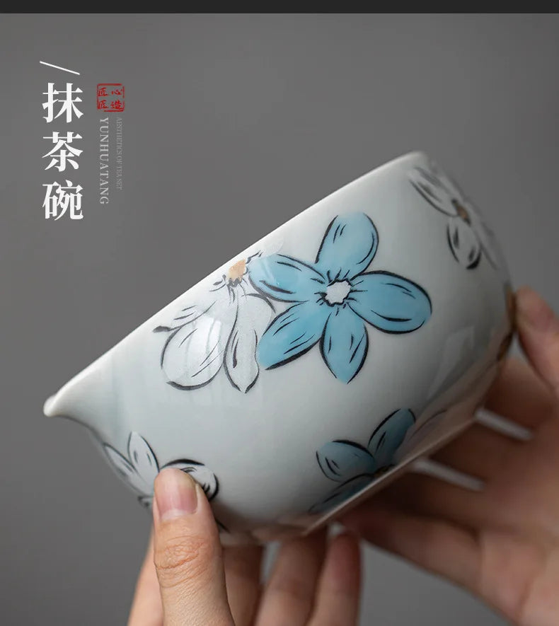 Coffret Matcha Floral Bleu – Rituel Japonais avec Fouet Bambou