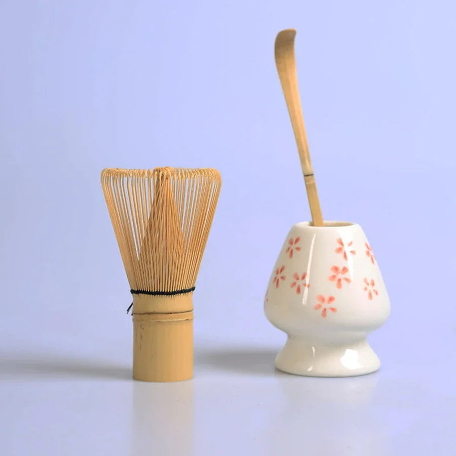 Kit Matcha Blanc et Rouge – Chasen, Chashaku et Support Fouet