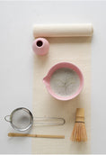 Charger l'image dans la visionneuse de la galerie, Kit Matcha Dégradé Rose – Bol Matcha avec Bec Verseur et Fouet Matcha pour THÉ MATCHA
