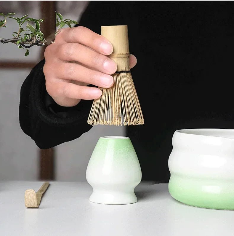 Bol Matcha avec Bec Verseur – Bol à Matcha Céramique pour THÉ MATCHA - Oshi Matcha