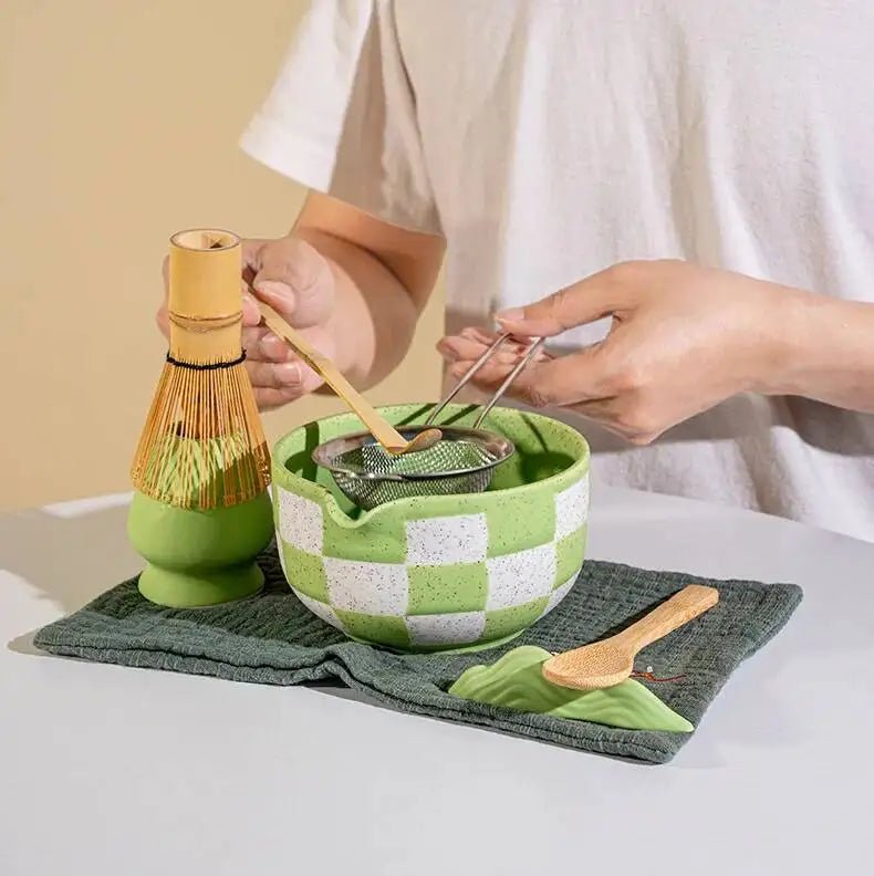 Bol Matcha Rose Damier – Bol Céramique et Support Fouet - Oshi Matcha
