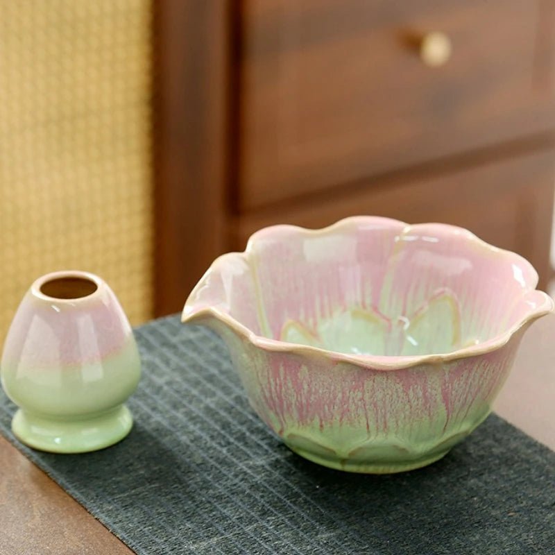 Bol Matcha – The Matcha – Floral Rose avec Support Fouet - Oshi Matcha