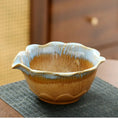 Charger l'image dans la visionneuse de la galerie, Bol Matcha – The Matcha – Floral Rose avec Support Fouet - Oshi Matcha
