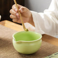Charger l'image dans la visionneuse de la galerie, Bol Matcha Vert Céramique – Bol Verseur pour Préparer le Matcha - Oshi Matcha
