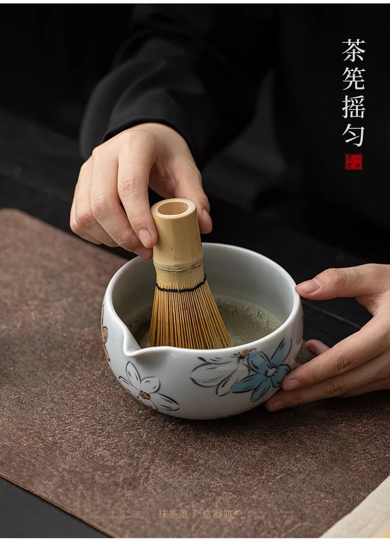 Coffret Matcha Floral Bleu – Rituel Japonais avec Fouet Bambou - Oshi Matcha