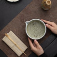 Charger l'image dans la visionneuse de la galerie, Coffret Matcha Floral Bleu – Rituel Japonais avec Fouet Bambou - Oshi Matcha
