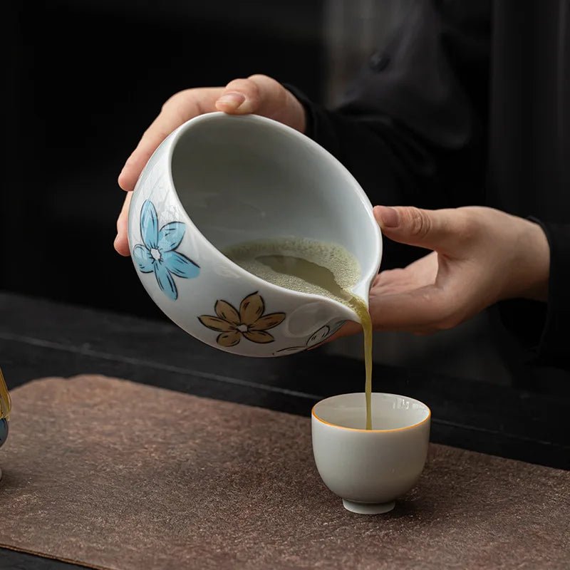 Coffret Matcha Floral Bleu – Rituel Japonais avec Fouet Bambou - Oshi Matcha