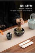Charger l'image dans la visionneuse de la galerie, Coffret Matcha Noir Jian Zhan – Rituel Japonais avec Fouet Bambou - Oshi Matcha
