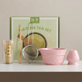 Charger l'image dans la visionneuse de la galerie, Kit Matcha Dégradé Rose – Bol Matcha avec Bec Verseur et Fouet Matcha pour THÉ MATCHA - Oshi Matcha
