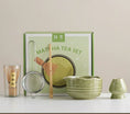 Charger l'image dans la visionneuse de la galerie, Kit Matcha Floral Vert – Bol Matcha Céramique et Fouet Matcha pour THÉ MATCHA - Oshi Matcha
