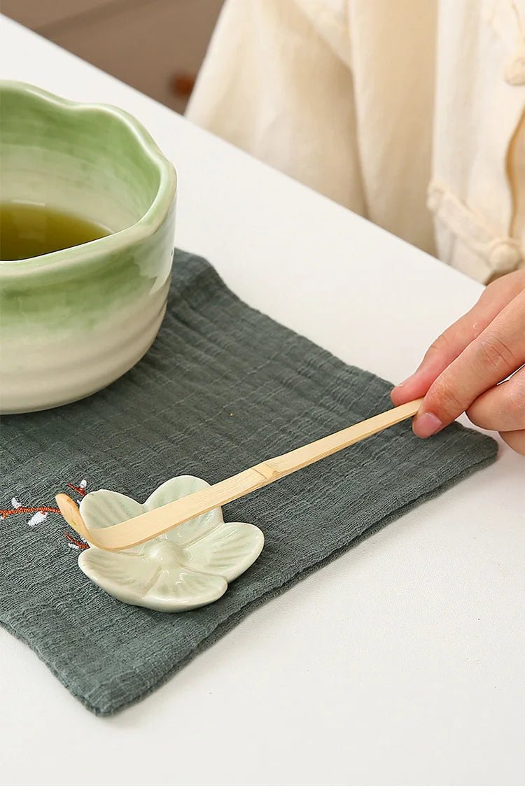 Kit Matcha Floral Vert – Bol Matcha Céramique et Fouet Matcha pour THÉ MATCHA - Oshi Matcha