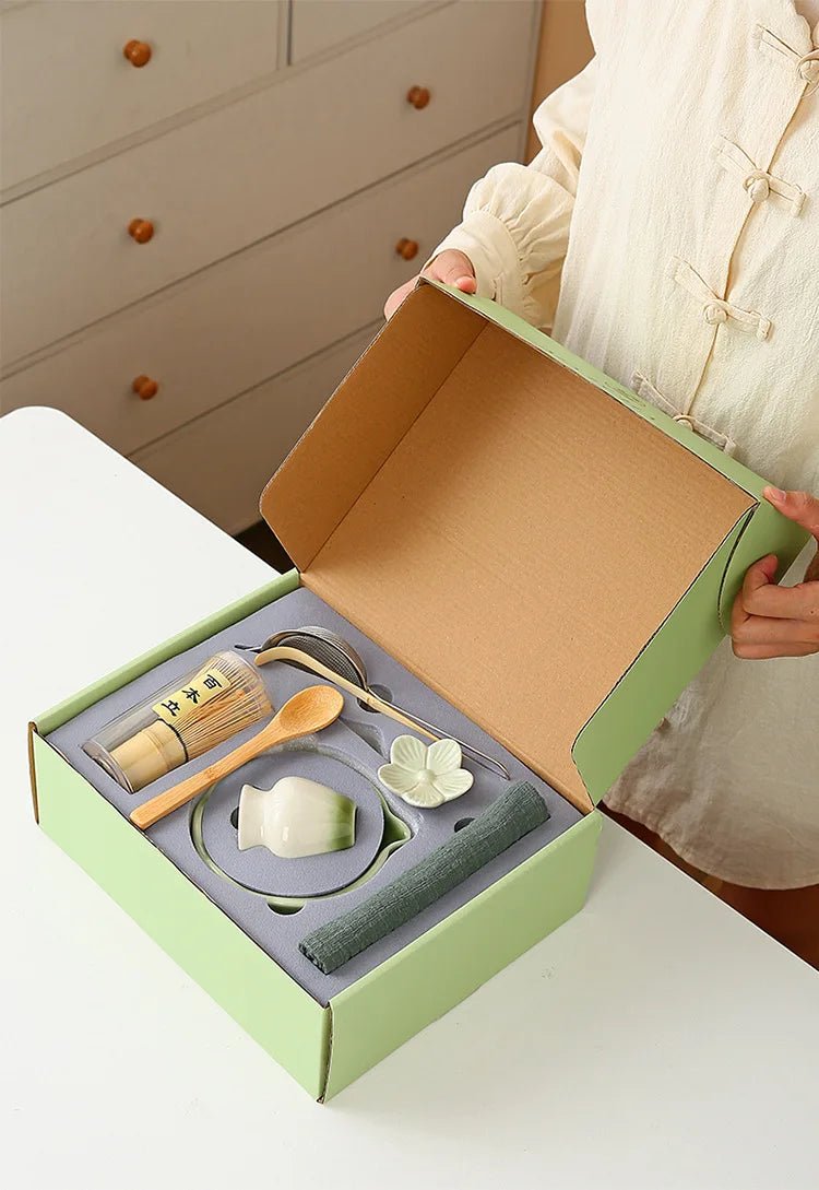 Kit Matcha Floral Vert – Bol Matcha Céramique et Fouet Matcha pour THÉ MATCHA - Oshi Matcha