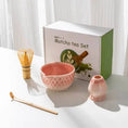 Charger l'image dans la visionneuse de la galerie, Kit Matcha Japonais Rose – Bol Matcha Céramique et Fouet Matcha pour THÉ MATCHA - Oshi Matcha
