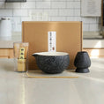 Charger l'image dans la visionneuse de la galerie, Kit Matcha – The Matcha – Vert Naturel avec Bol et Fouet Bambou - Oshi Matcha
