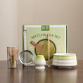 Charger l'image dans la visionneuse de la galerie, Kit Matcha – The Matcha – Vert Naturel avec Bol, Plateau et Fouet Bambou - Oshi Matcha
