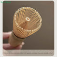 Charger l'image dans la visionneuse de la galerie, Kit Matcha – The Matcha – Vert Naturel avec Bol, Plateau et Fouet Bambou - Oshi Matcha
