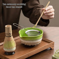 Charger l'image dans la visionneuse de la galerie, Kit Matcha – The Matcha – Vert Naturel avec Bol, Plateau et Fouet Bambou - Oshi Matcha

